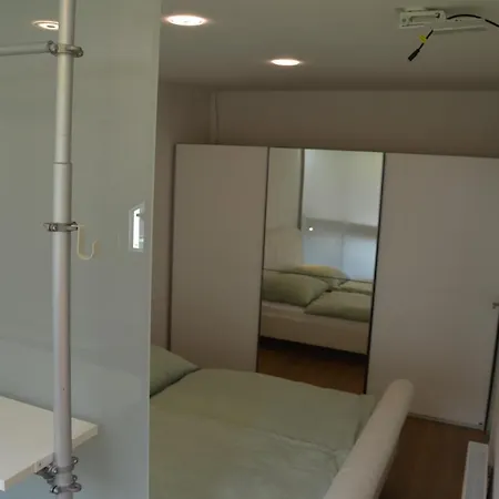 Modern Retreat: Cinema Experience With Private Parking * Wuppertal