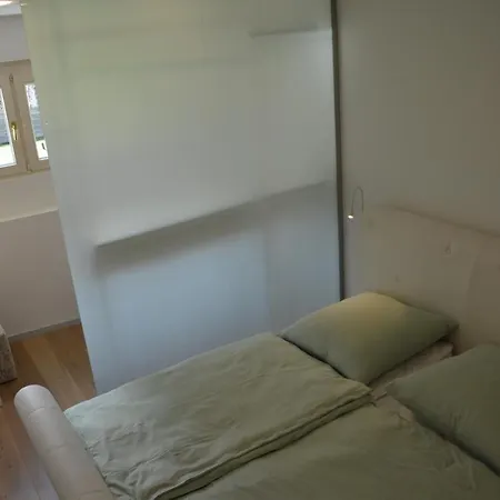 Apartment Modern Retreat: Cinema Experience With Private Parking Wuppertal